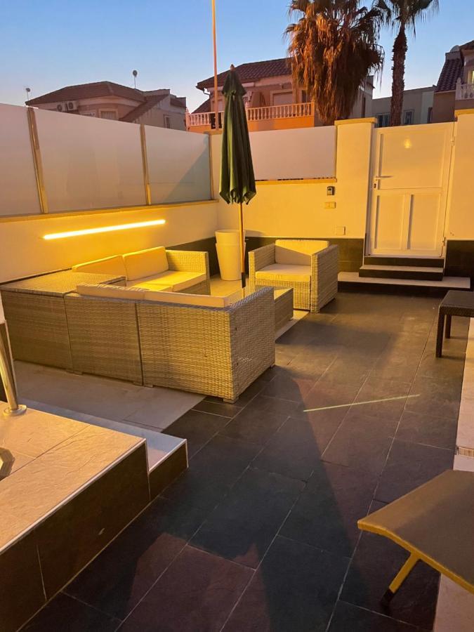 Boulevard La Zenia Villa Playa Flamenca Bagian luar foto